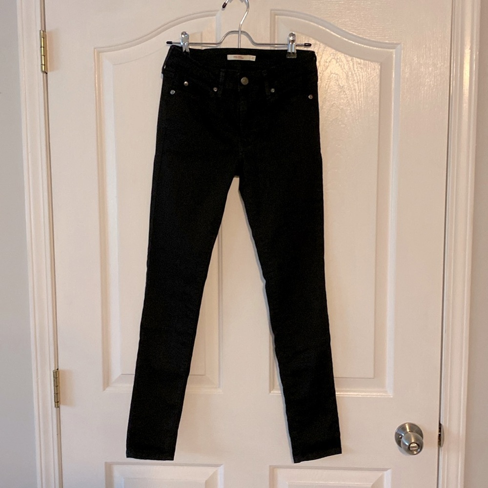 Levi’s 711 Skinny Jeans